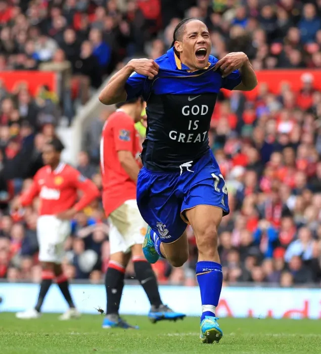 Framed Print : Steven Pienaar's Divine Moment: God is Great Goal vs. Manchester United (22 April 2012) Framed Print : Steven Pienaar's Divine Moment: God is Great Goal vs. Manchester United (22 April 2012)