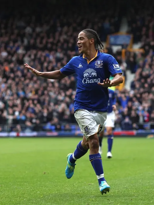 Framed Print : Steven Pienaar's Double: Everton's Second Goal vs. Sunderland (09.04.2012, Goodison Park) Framed Print : Steven Pienaar's Double: Everton's Second Goal vs. Sunderland (09.04.2012, Goodison Park)