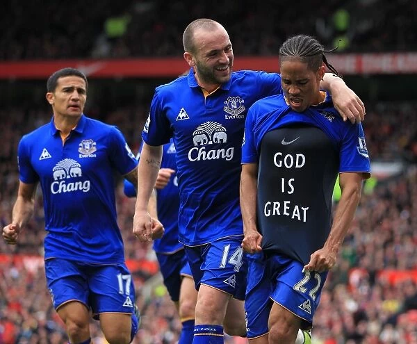 Steven Pienaar's Inspiring Goal and Divine Celebration: Everton's Historic Victory over Manchester United (22 April 2012, Barclays Premier League)