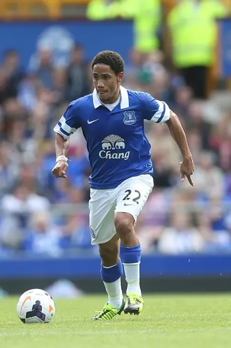 Framed Print : Steven Pienaar's Leadership: Everton's Pre-Season Victory over Real Betis (2-1)