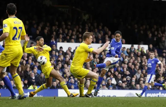 Framed Print : Steven Pienaar's Strike: Everton's Second Goal vs. Reading (3-1, 02-03-2013, Goodison Park, Barclays Premier League) Framed Print : Steven Pienaar's Strike: Everton's Second Goal vs. Reading (3-1, 02-03-2013, Goodison Park, Barclays Premier League)