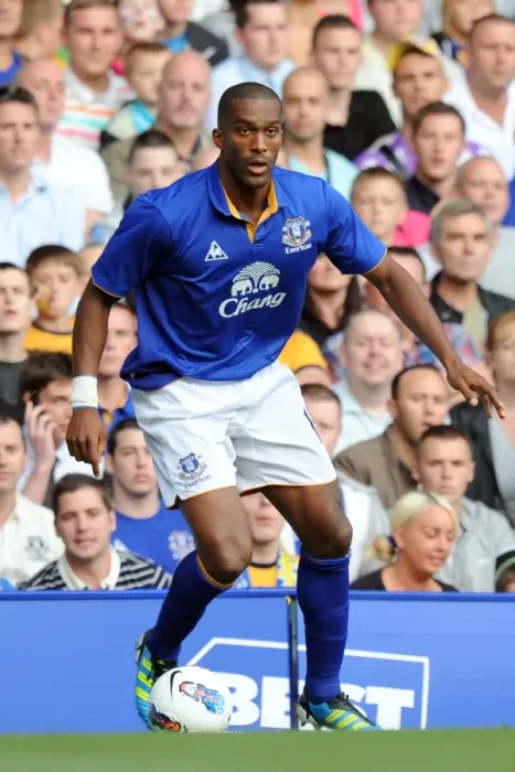Framed Print : Sylvain Distin at Goodison Park: Everton FC vs Villarreal (Pre-Season Friendly, 5 August 2011)