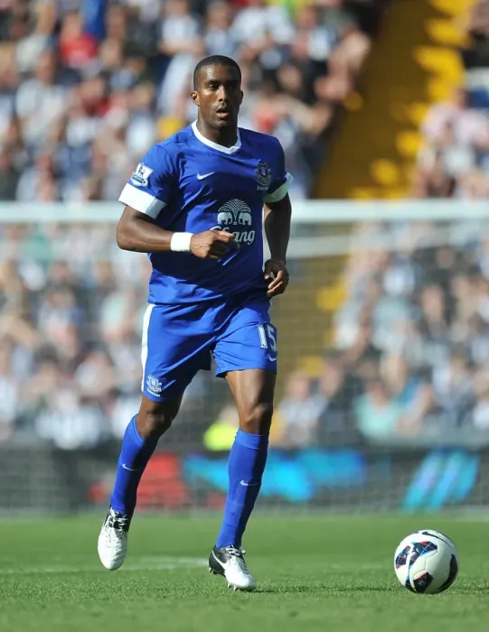 Framed Print : Sylvain Distin's Defensive Masterclass: Everton's 2-0 Victory over West Bromwich Albion (01-09-2012) Framed Print : Sylvain Distin's Defensive Masterclass: Everton's 2-0 Victory over West Bromwich Albion (01-09-2012)