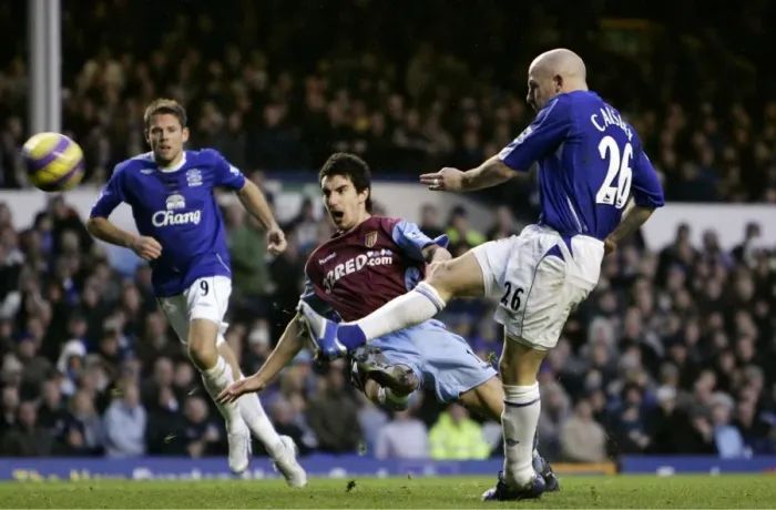 Framed Print : Tense Moment: Lee Carsley's Shot Amidst Ridgewell's Pressure at Goodison Park, Everton vs Aston Villa, FA Barclays Premiership, 11 / 11 / 06 Framed Print : Tense Moment: Lee Carsley's Shot Amidst Ridgewell's Pressure at Goodison Park, Everton vs Aston Villa, FA Barclays Premiership, 11 / 11 / 06