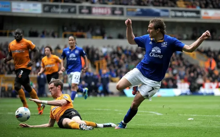 Framed Print : Thrilling Barclays Premier League Showdown: Everton's Jelavic Chases Victory at Molineux Stadium (06 May 2012) Framed Print : Thrilling Barclays Premier League Showdown: Everton's Jelavic Chases Victory at Molineux Stadium (06 May 2012)