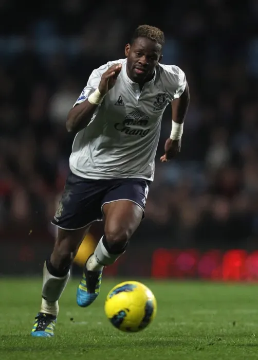 Framed Print : Thrilling Moment: Louis Saha Scores Stunner for Everton at Aston Villa (14 January 2012) Framed Print : Thrilling Moment: Louis Saha Scores Stunner for Everton at Aston Villa (14 January 2012)
