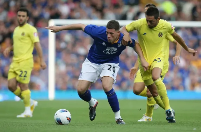 Framed Print : Thrilling Pre-Season Escape: Ross Barkley Evades Bruno at Everton's Goodison Park (August 2011)