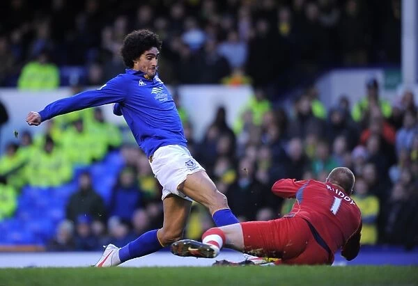 Thwarted Savior: Ruddy Denies Fellaini's Goal-bound Shot at Goodison Park - Everton vs Norwich City, Barclays Premier League (17 December 2011)