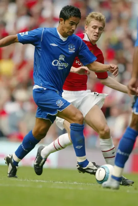 Framed Print : Tim Cahill in Action for Everton vs Manchester United at Old Trafford, 2004 Framed Print : Tim Cahill in Action for Everton vs Manchester United at Old Trafford, 2004