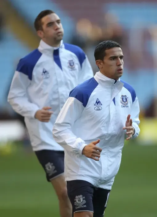 Framed Print : Tim Cahill of Everton Prepares for Aston Villa vs. Everton in Barclays Premier League (January 14, 2012)