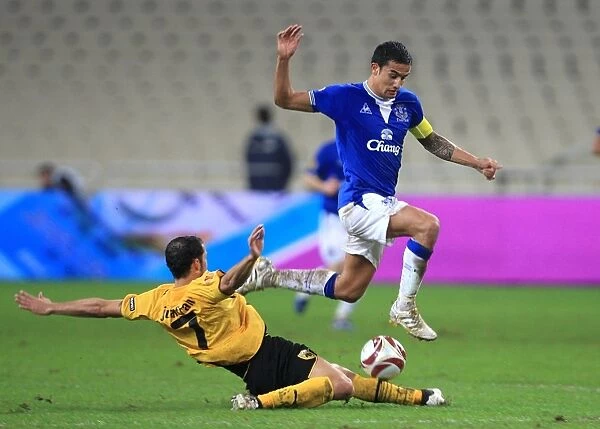 Tim Cahill's Epic Leap Over Juanfran: Everton vs. AEK Athens in Europa League