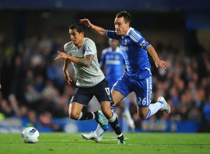 Framed Print : Tim Cahill's Escape: A Thrilling Moment from Chelsea vs. Everton in the Premier League (15 October 2011) - Frank Lampard vs. Cahill Framed Print : Tim Cahill's Escape: A Thrilling Moment from Chelsea vs. Everton in the Premier League (15 October 2011) - Frank Lampard vs. Cahill