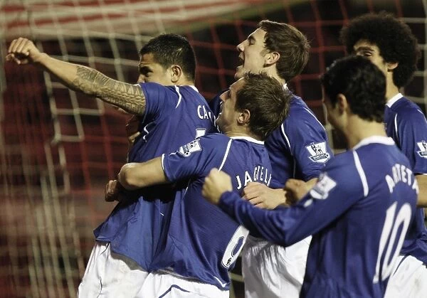 Tim Cahill's Euphoric Goal Celebration: Everton's Historic First at Middlesbrough in the 08 / 09 Premier League