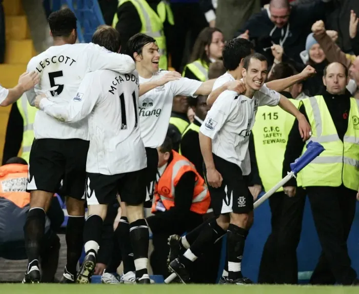 Framed Print : Tim Cahill's Shocking Goal: Everton's Upset Victory Over Chelsea at Stamford Bridge (11 / 11 / 07)