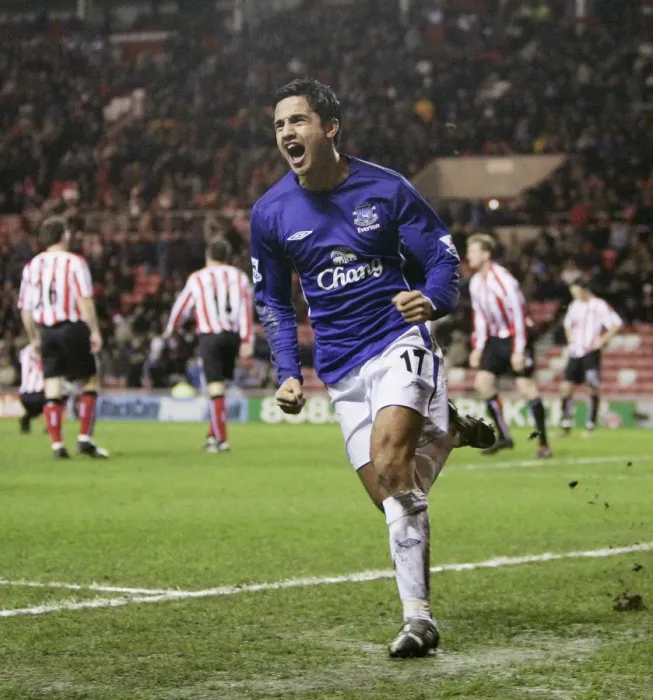 Framed Print : Tim Cahill's Thrilling Game-Winning Goal for Everton: A Moment of Delight Against Sunderland Framed Print : Tim Cahill's Thrilling Game-Winning Goal for Everton: A Moment of Delight Against Sunderland