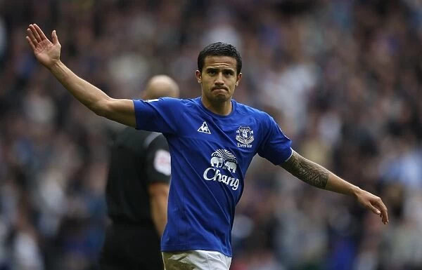 Tim Cahill's Thrilling Goal: Everton vs. Liverpool at Goodison Park - Barclays Premier League: A Legendary Moment