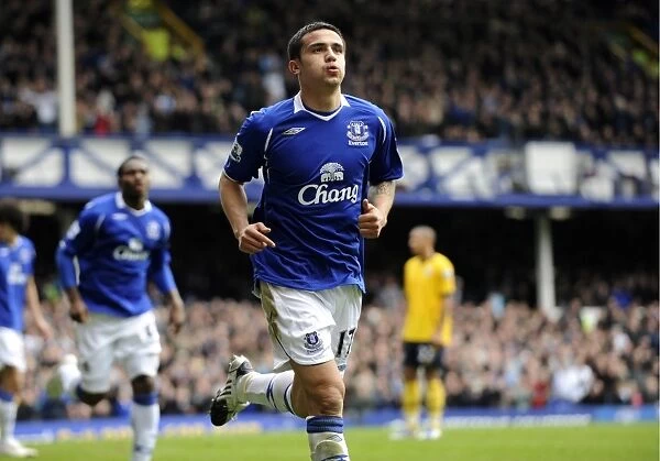 Tim Cahill's Thrilling Goal: Everton's Game-Changing Victory Over West Bromwich Albion (08-09) - A Momentous Moment in Football History