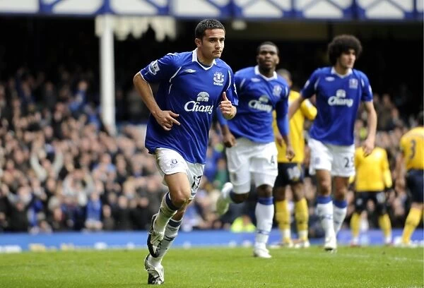 Tim Cahill's Thrilling Goal: Everton's Victory Over West Bromwich Albion, Barclays Premier League 2008-09 Season