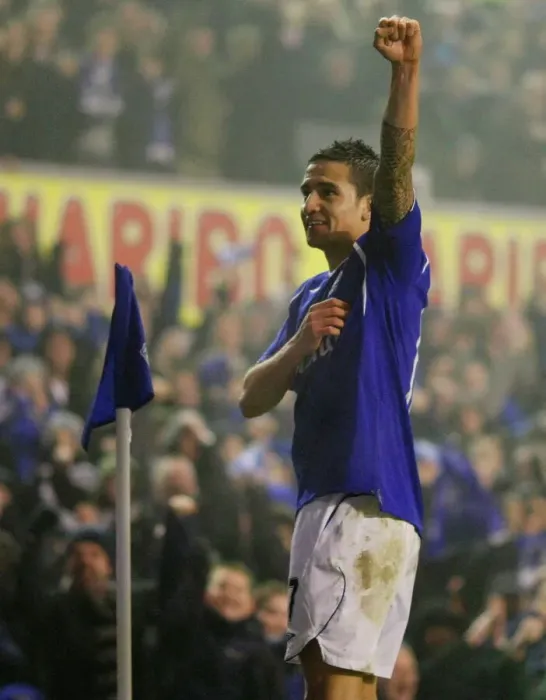 Framed Print : Tim Cahill's Thunderbolt: Everton's First Goal vs. Arsenal (08 / 09 Season) Framed Print : Tim Cahill's Thunderbolt: Everton's First Goal vs. Arsenal (08 / 09 Season)