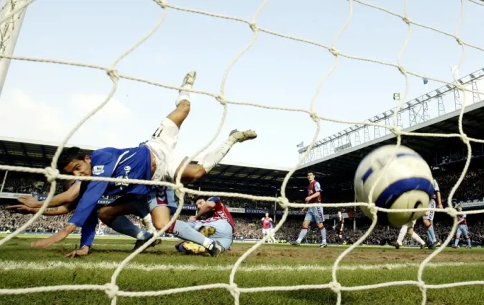 Framed Print : Tim Cahill's Unforgettable Strike: Everton's Moment of Triumph Framed Print : Tim Cahill's Unforgettable Strike: Everton's Moment of Triumph
