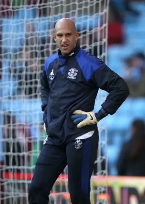 Framed Print : Tim Howard in Action: Everton vs. Aston Villa, Barclays Premier League - Villa Park (2012) Framed Print : Tim Howard in Action: Everton vs. Aston Villa, Barclays Premier League - Villa Park (2012)