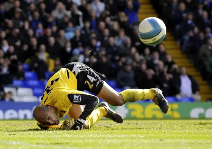 Framed Print : Tim Howard in Action: Everton vs. Birmingham City (April 12, 2008, Barclays Premier League) Framed Print : Tim Howard in Action: Everton vs. Birmingham City (April 12, 2008, Barclays Premier League)