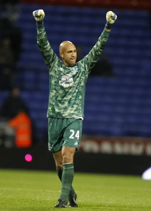 Framed Print : Tim Howard in Action: Everton vs. Bolton Wanderers, Premier League (November 26, 2011, Reebok Stadium) Framed Print : Tim Howard in Action: Everton vs. Bolton Wanderers, Premier League (November 26, 2011, Reebok Stadium)