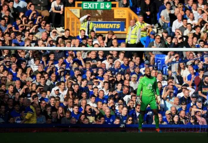 Framed Print : Tim Howard in Action: Everton vs Crystal Palace, Premier League, Goodison Park Framed Print : Tim Howard in Action: Everton vs Crystal Palace, Premier League, Goodison Park