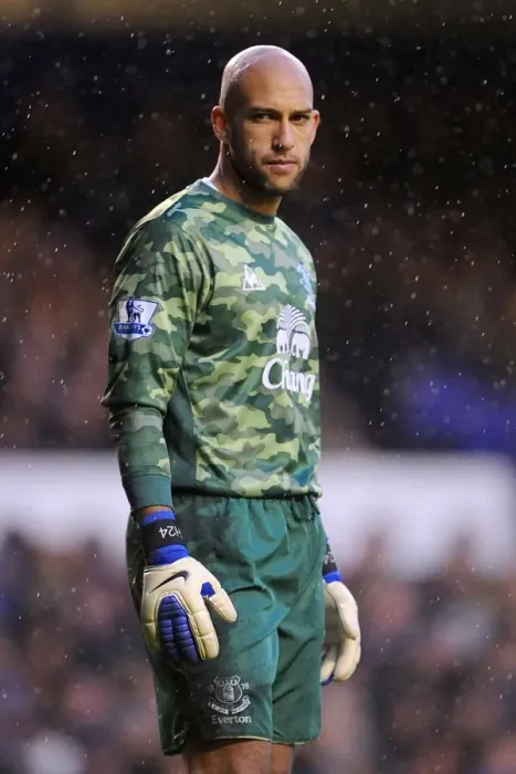 Framed Print : Tim Howard in Action: Everton vs Stoke City, Barclays Premier League, Goodison Park (December 2011) Framed Print : Tim Howard in Action: Everton vs Stoke City, Barclays Premier League, Goodison Park (December 2011)