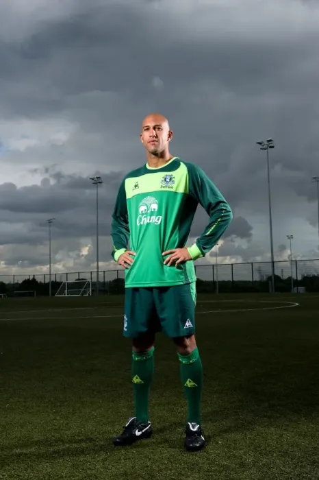 Framed Print : Tim Howard: Everton's Unyielding Guardian Framed Print : Tim Howard: Everton's Unyielding Guardian
