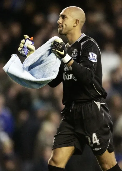Framed Print : Tim Howard's Heroics: Everton vs Aston Villa, 08 / 09 Premier League Framed Print : Tim Howard's Heroics: Everton vs Aston Villa, 08 / 09 Premier League