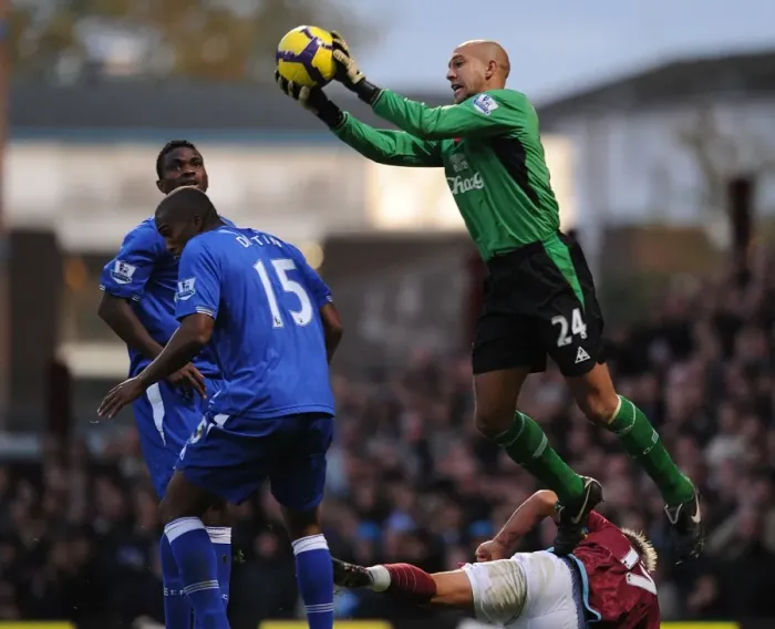 Framed Print : Tim Howard's Leap: Everton vs. West Ham United - Barclays Premier League, Upton Park Framed Print : Tim Howard's Leap: Everton vs. West Ham United - Barclays Premier League, Upton Park