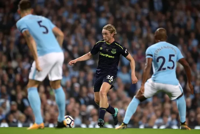 Framed Print : Tom Davies Charges Past John Stones and Fernandinho in Manchester City vs. Everton (Premier League 2017-18, Etihad Stadium) Framed Print : Tom Davies Charges Past John Stones and Fernandinho in Manchester City vs. Everton (Premier League 2017-18, Etihad Stadium)