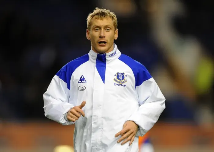 Framed Print : Tony Hibbert vs Arsenal: A Battle at Goodison Park - Everton vs Arsenal, Barclays Premier League (21 March 2012) Framed Print : Tony Hibbert vs Arsenal: A Battle at Goodison Park - Everton vs Arsenal, Barclays Premier League (21 March 2012)