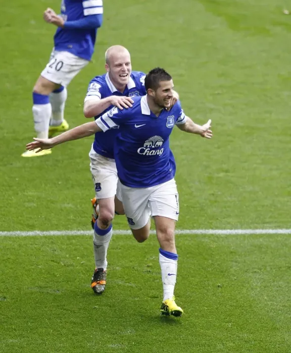 Framed Print : Triumphant Everton: Mirallas, Naismith Rejoice over Arteta's Own Goal (3-0 vs Arsenal, 06-04-2014)