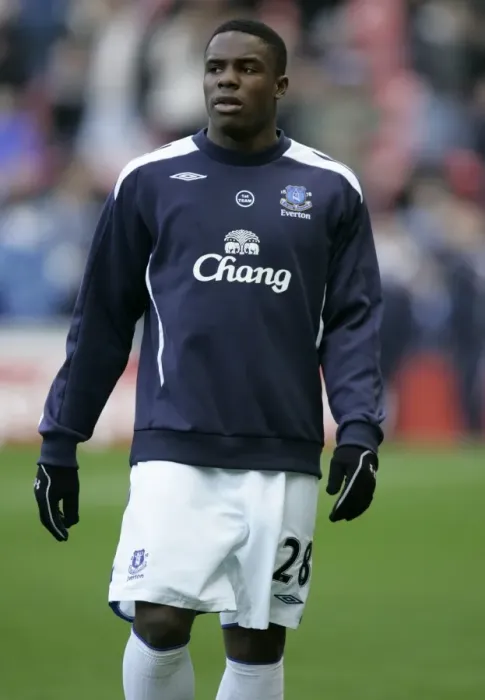 Framed Print : Victor Anichebe Gearing Up: Everton vs Sunderland, Barclays Premier League Framed Print : Victor Anichebe Gearing Up: Everton vs Sunderland, Barclays Premier League