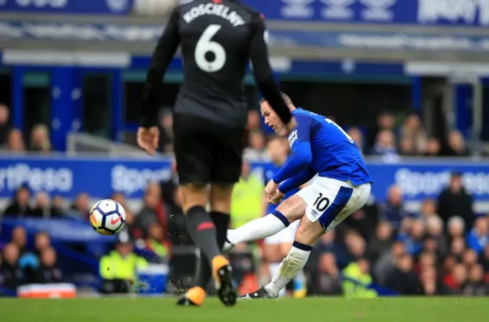 Framed Print : Wayne Rooney Scores First Goal for Everton Against Arsenal at Goodison Park (Premier League 2017-18)