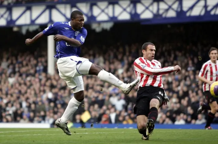 Framed Print : Yakubu Scores First Goal: Everton's Victory Over Sunderland in Barclays Premier League at Goodison Park (24 / 11 / 07)