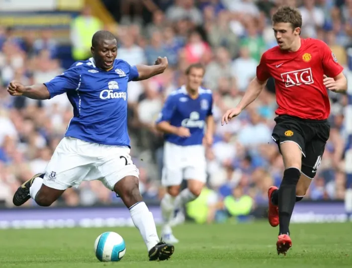 Framed Print : Yakubu vs Carrick: Everton vs Manchester United - Barclays Premier League Clash at Goodison Park (September 15, 2007) Framed Print : Yakubu vs Carrick: Everton vs Manchester United - Barclays Premier League Clash at Goodison Park (September 15, 2007)