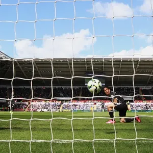 Aaron Lennon Scores First Goal: Everton at Swansea's Liberty Stadium, Barclays Premier League Aaron Lennon Scores First Goal: Everton at Swansea's Liberty Stadium, Barclays Premier League