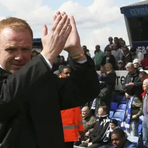 Alex McLeish Applauds Birmingham City Fans during Birmingham vs. Everton Premier League Match (2008) Alex McLeish Applauds Birmingham City Fans during Birmingham vs. Everton Premier League Match (2008)