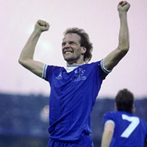 Andy Gray's Historic Goal: Everton's EUFA Winners Cup Triumph over Rapid Vienna (1985)