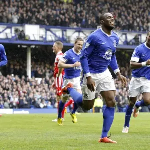 Anichebe Scores Everton's Second Goal: Everton 2-0 Queens Park Rangers (April 13, 2013)
