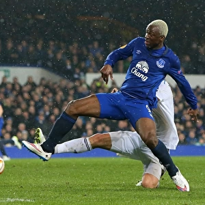 Arouna Kone Scores: Everton Takes the Lead in Europa League Clash Against Dynamo Kiev
