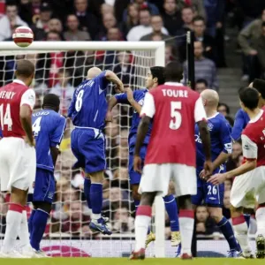 Arsenal v Everton 28 / 10 / 06 Robin Van Persie scores the first goal for Arsenal Arsenal v Everton 28 / 10 / 06 Robin Van Persie scores the first goal for Arsenal