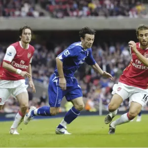 Arsenal v Everton Arsenals Mathieu Flamini and Evertons Simon Davies in action Arsenal v Everton Arsenals Mathieu Flamini and Evertons Simon Davies in action