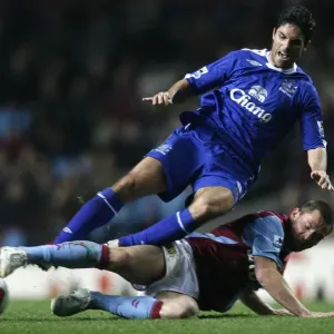 Aston Villas Bardsley challenges Evertons Arteta for the ball during their English Premier League Aston Villas Bardsley challenges Evertons Arteta for the ball during their English Premier League