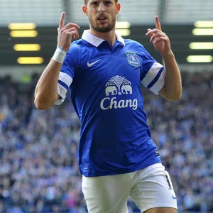 Premier League Photographic Print Collection: Everton 2 v Hull City 1 : Goodison Park : 19-10-2013