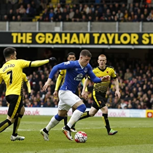 Barkley vs Jurado: Intense Battle for Ball Possession - Watford vs Everton, Barclays Premier League