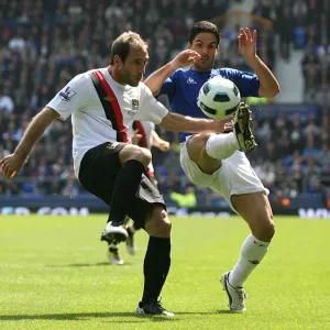 Battle for the Ball: Arteta vs. Zabaleta - Everton vs. Manchester City (07 May 2011) Battle for the Ball: Arteta vs. Zabaleta - Everton vs. Manchester City (07 May 2011)